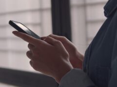 SMS Nzuri za Mapenzi za Kumfurahisha Mpenzi Wako